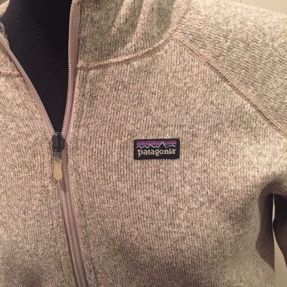 Patagonia jacket 🧥 w/ hood 👦🏻 Medium 👩🏼 Small 💕 - Picture 2 of 6